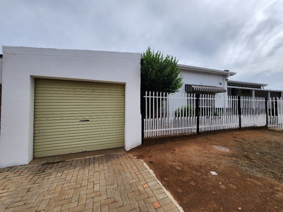3 Bedroom Property for Sale in Beaconsfield Northern Cape